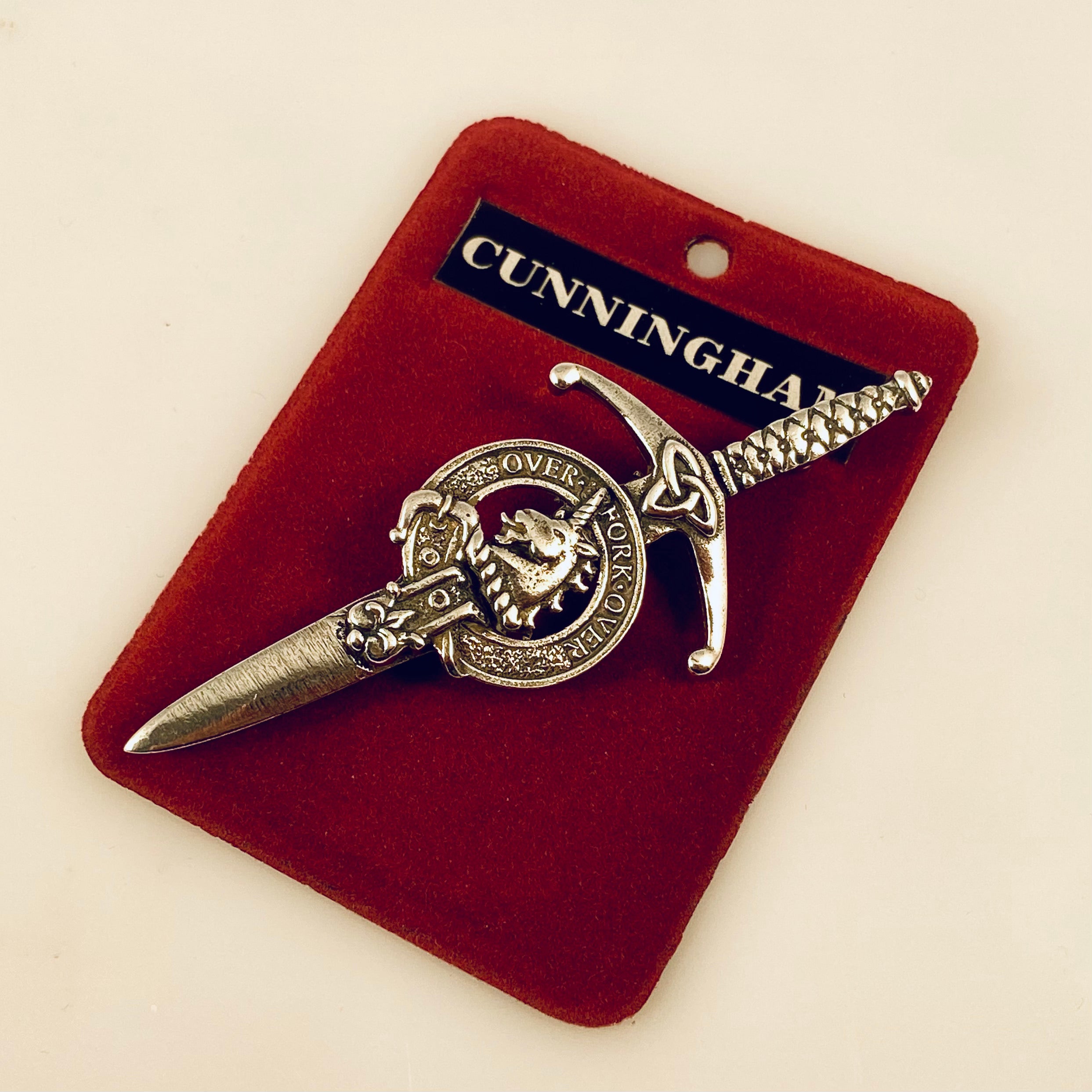 Clan Crest Pewter Kilt Pin With Cunningham Crest 